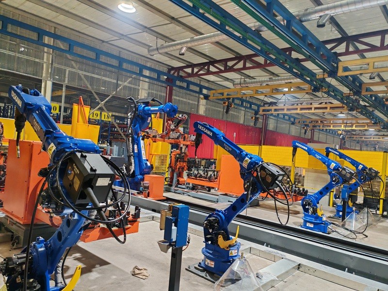 安川機器人焊接叉車部件生產(chǎn)線